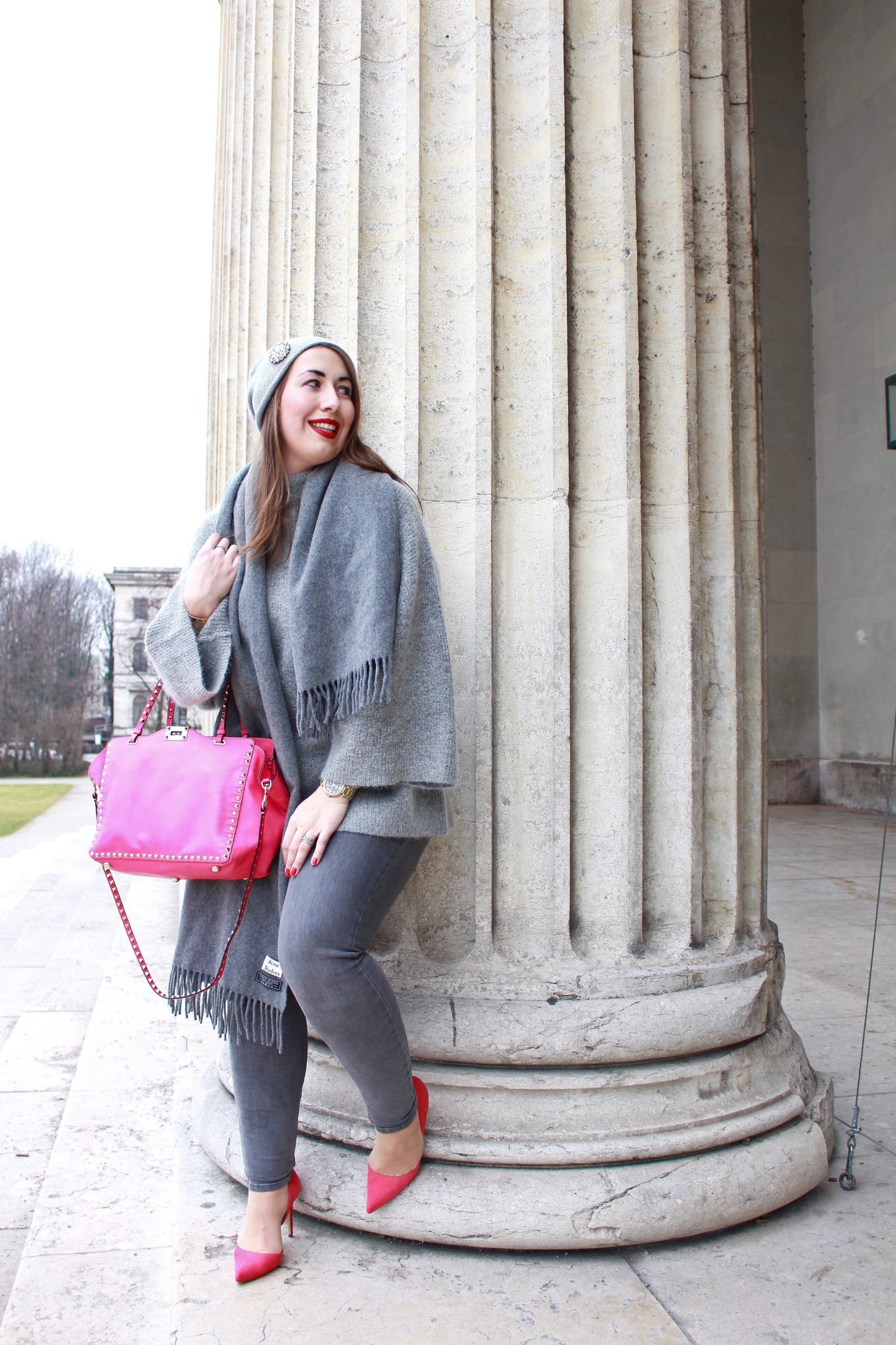 outfit-grau-und-pink-ein-winteroutfit-misssuzieloves