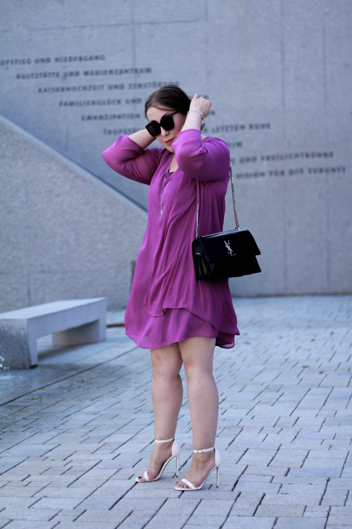 Miss-Suzie-Loves-Susanne-Heidebach-Radiant-Orchid-Zweiteiler-Yoek-YSL-Sunset-Hochzeitsgast-Outfit-Curvyblogger_Plussizeblogger