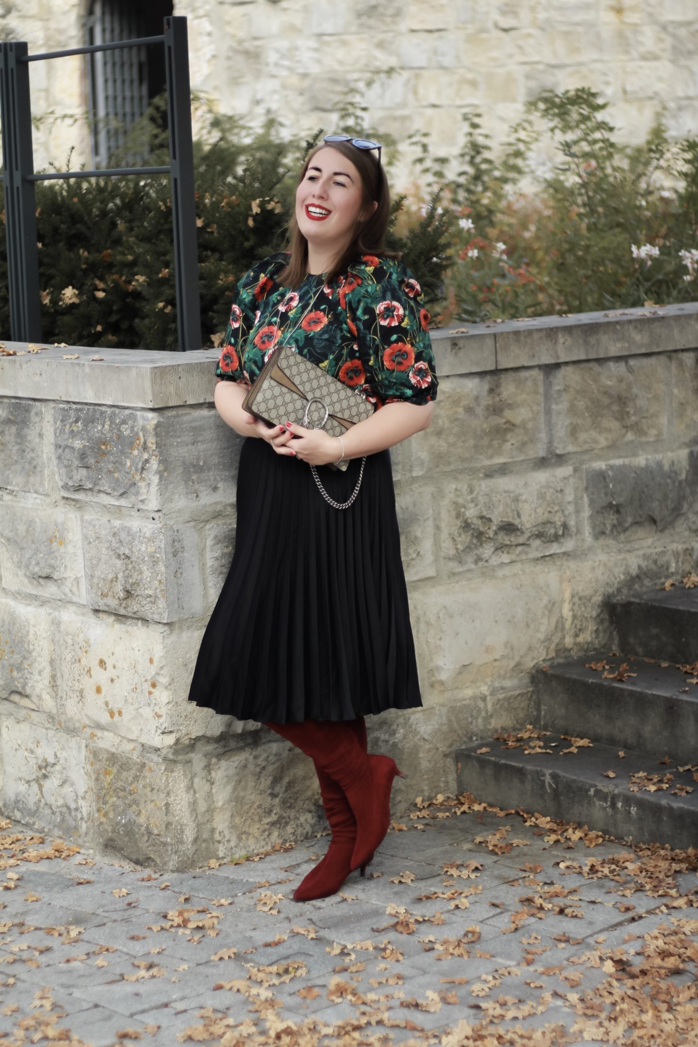 Herbstblumen-Ueber-die-kleinen-Dinge-im-Leben-Miss-Suzie-Loves-Susanne-Heidebach-Herbstoutfit-Herbstlook-Gucci-Dionysus-Mohnblumen-Curvyblogger