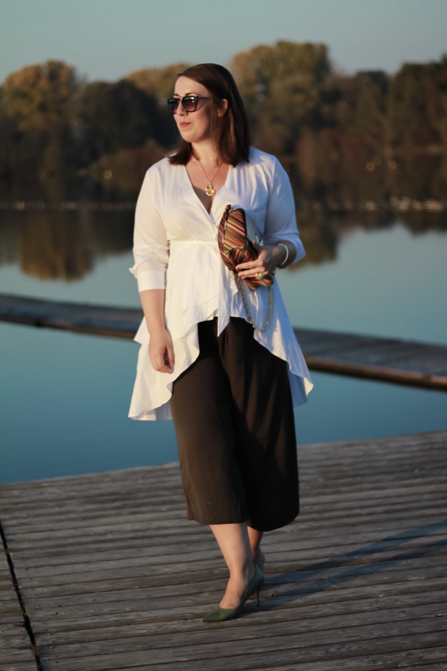 Herbst-Outfit-Asymmetrische-Zara-Bluse-Culotte-Oversize-Cardigan-Louis-Vuitton-Twist-Susanne-Heidebach-Miss-Suzie-Loves