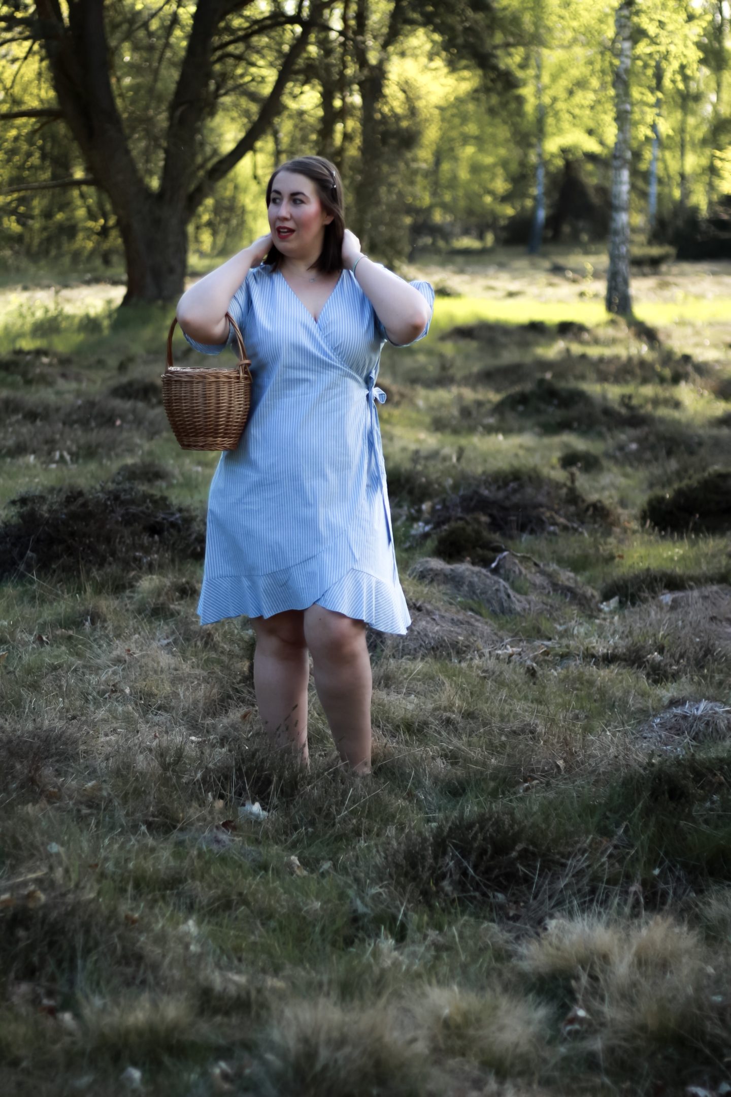 Susanne-Heidebach-Miss-Suzie-Loves-Sheego-Miyabi-Kawai-Wickelkleid-Nachmittagskleid-Blau-R&uuml;schen-Curvy-Plus-Size-Blogger-A-Typ-Maxikleid-Abendkleid-Rot-Pink