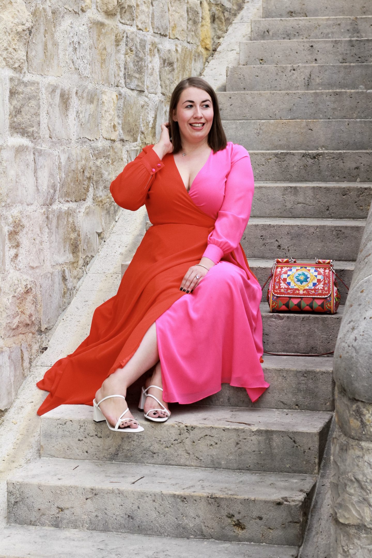 Susanne-Heidebach-Miss-Suzie-Loves-Sheego-Miyabi-Kawai-Wickelkleid-Nachmittagskleid-Blau-R&uuml;schen-Curvy-Plus-Size-Blogger-A-Typ-Maxikleid-Abendkleid-Rot-Pink