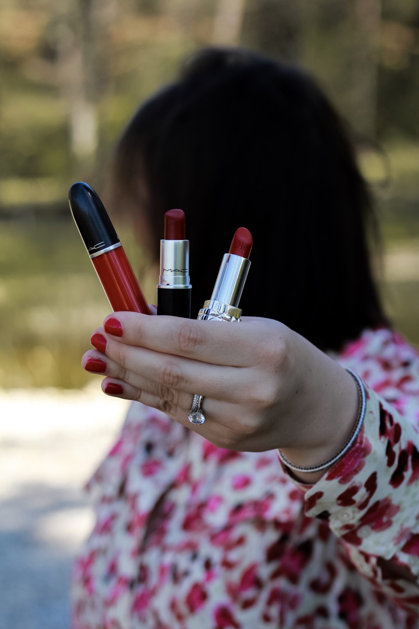 Roter-Lippenstift-richtig-auftragen-5-Minuten-Beauty-Routine-Miss-Suzie-Loves-Susanne-Heidebach