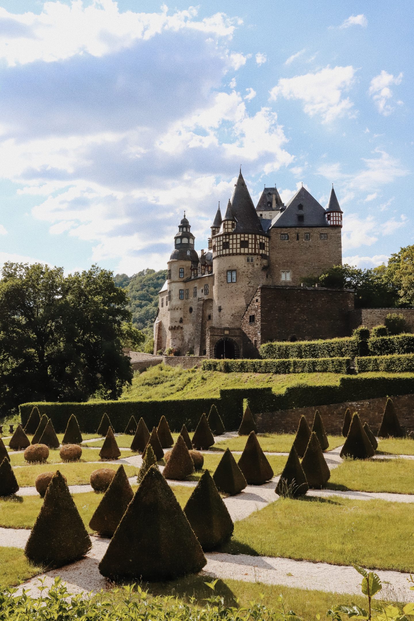 Urlaub-in-Deutschland-Miss-Suzie-Loves_Schloss-Bürresheim